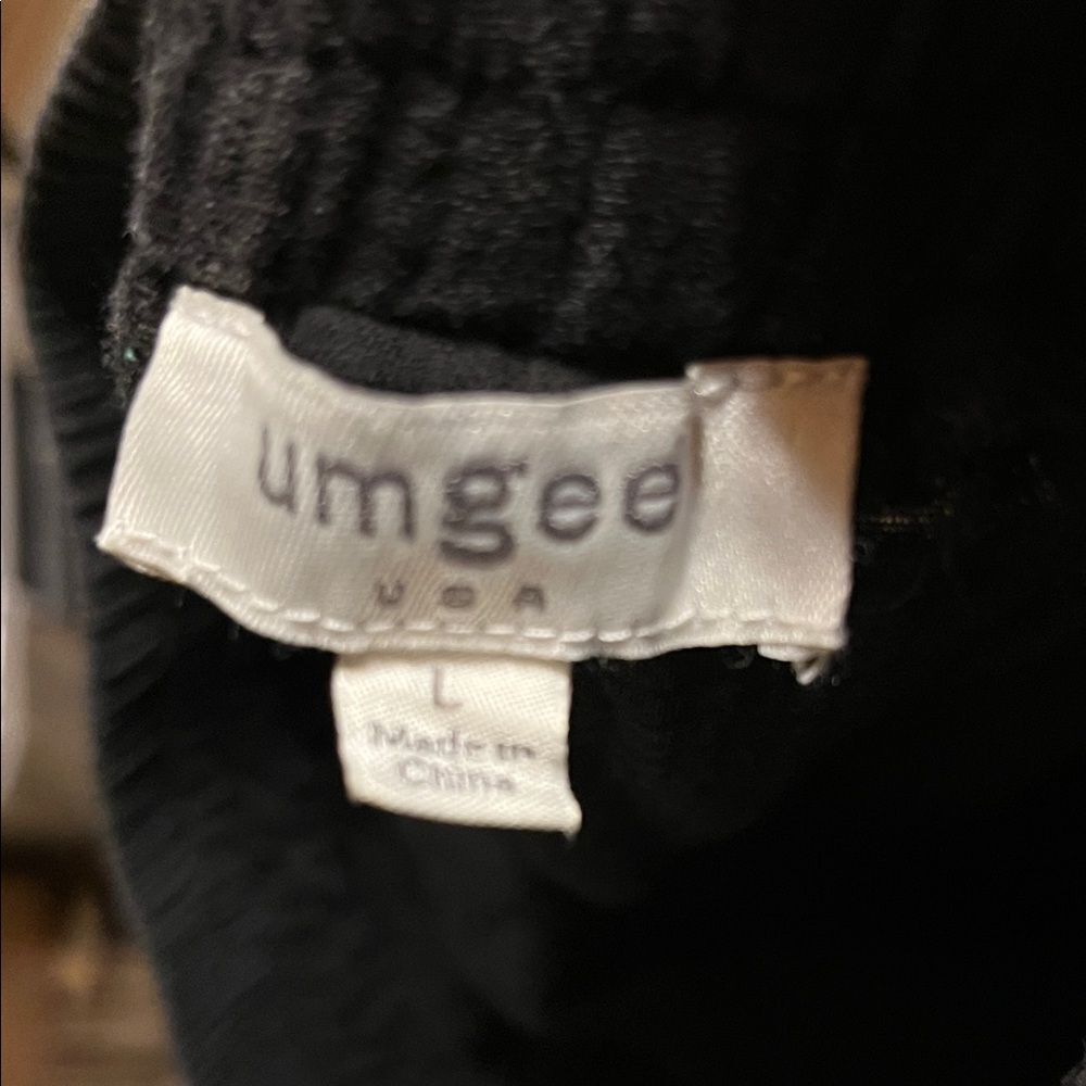Umgee Black Cargo Pants for Women - Picture 7 of 11